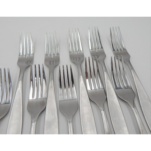 Pfaltzgraff Stainless Satin Delia Dinner Forks 18/0 Flatware 10 Pieces - Picture 2 of 10